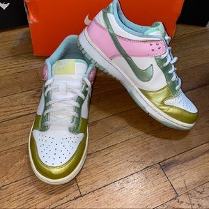 Nike dunk low GS size 6